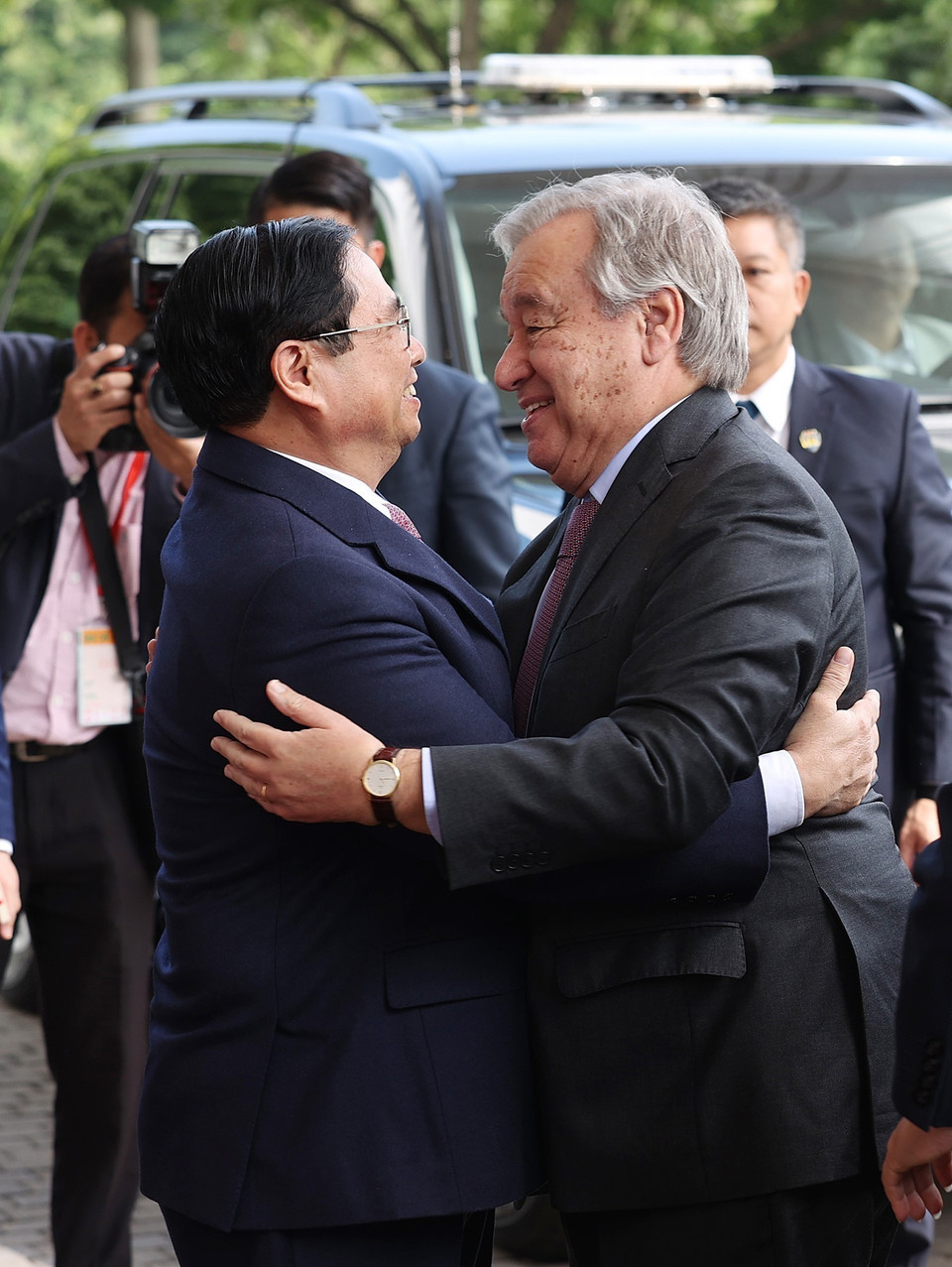 Thủ tướng Phạm Minh Chính và Tổng Thư ký Liên hợp quốc António Guterres. (Ảnh: Dương Giang/TTXVN)