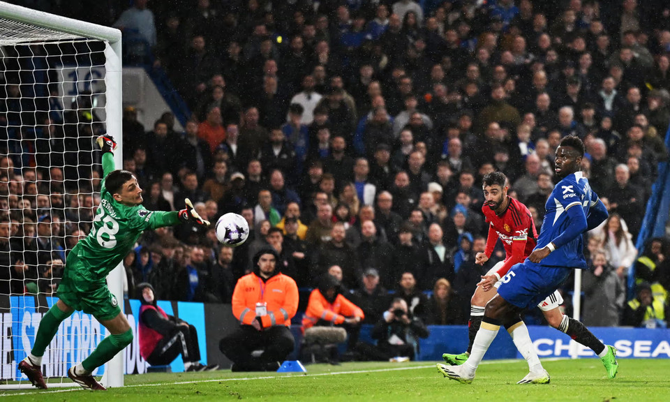 Chỉ 5 phút sau, Bruno gỡ hòa 2-2 cho Quỷ đỏ. (Nguồn; Getty Images)