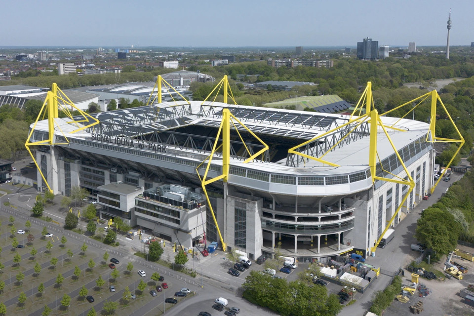 BVB Stadion Dortmund (Signal Iduna Park) có sức chứa 62.000 khán giả. (Nguồn: AP)