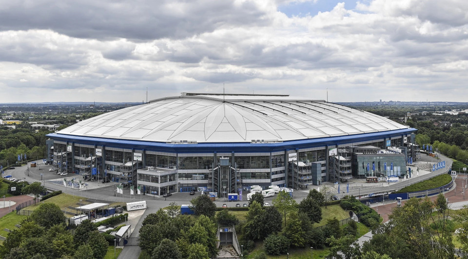 AufSchalke Arena có sức chứa 50.000 chỗ ngồi, là nơi sẽ diễn ra 4 trận đấu, trong đó tâm điểm chính là màn chạm trán giữa Tây Ban Nha với Italy ở vòng bảng. (Nguồn: AP)