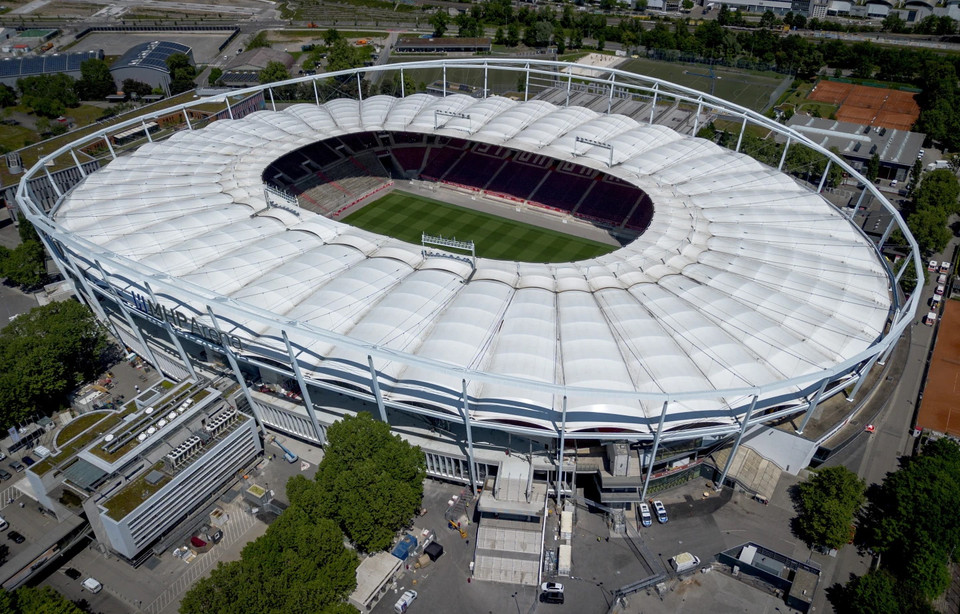 Stuttgart Arena, sân nhà của á quân Bundesliga VFB Stuttgart, có sức chứa 54.000 chỗ ngồi. (Nguồn: AP)