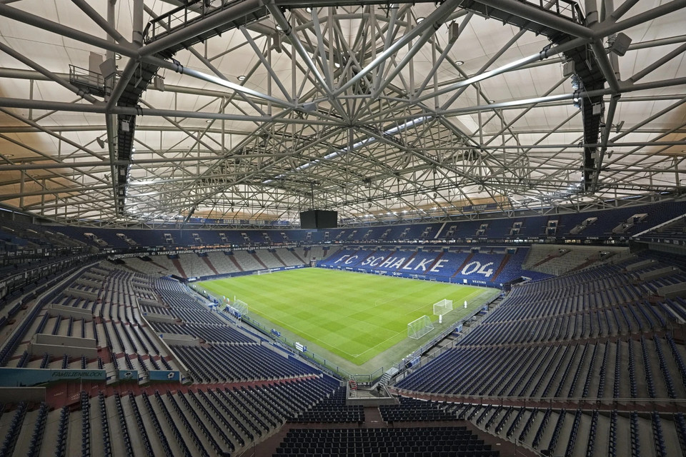 Sân AufSchalke Arena tổ chức 4 trận đấu, trong đó tâm điểm chính là màn chạm trán giữa Tây Ban Nha với Italy ở vòng bảng. (Nguồn: AP)