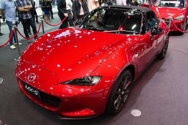 Mẫu xe mui trần hạng sang Mazda MX5. (Nguồn: motorexpo.co.th)
