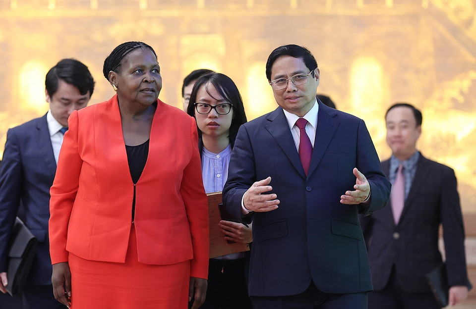 Thủ tướng Phạm Minh Chính tiếp Chủ tịch Quốc hội Cộng hoà Mozambique bà Esperanca Laurinda Francisco Nhiuane Bias (Ảnh: Dương Giang/TTXVN)