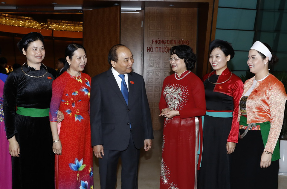 Thủ tướng Nguyễn Xuân Phúc, Phó Chủ tịch nước Đặng Thị Ngọc Thịnh với các đại biểu Quốc hội tham dự phiên khai mạc. (Ảnh: Thống Nhất/TTXVN)