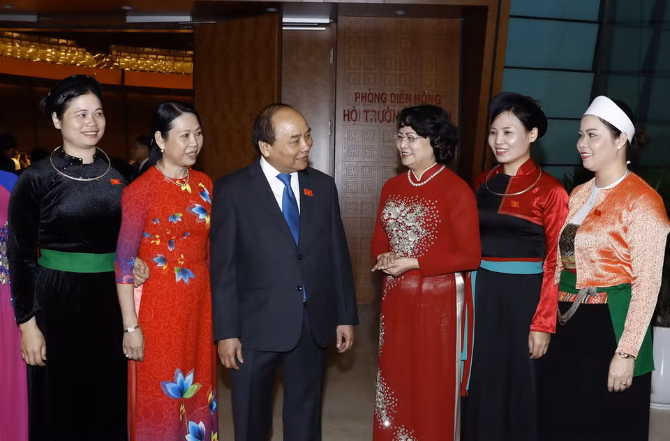 Thủ tướng Nguyễn Xuân Phúc, Phó Chủ tịch nước Đặng Thị Ngọc Thịnh với các đại biểu Quốc hội tham dự phiên khai mạc. (Ảnh: Thống Nhất/TTXVN)