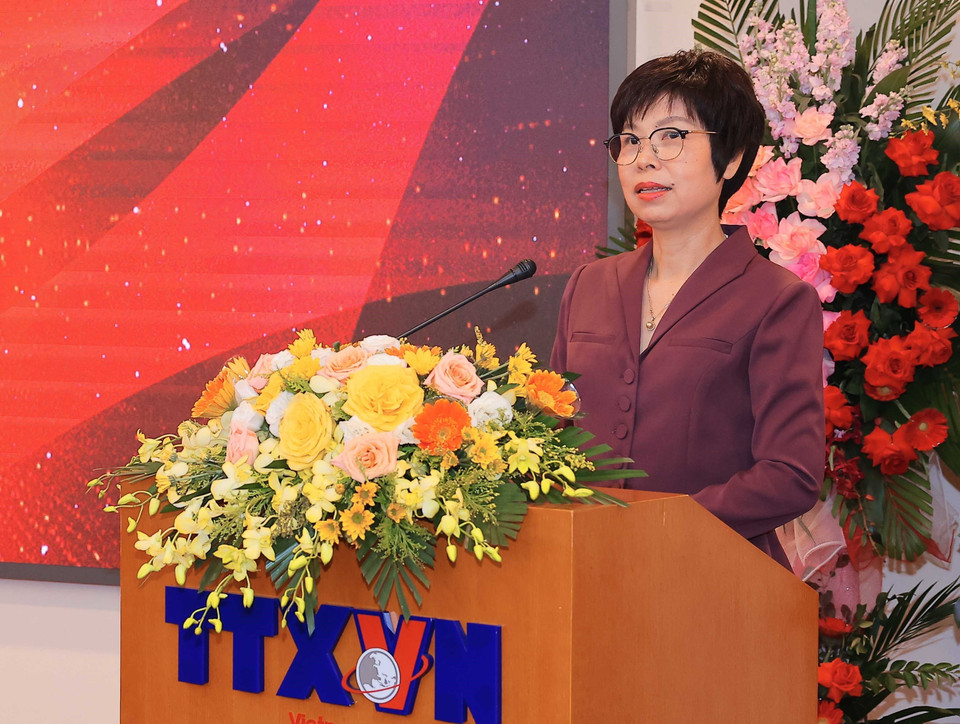 Tổng Giám đốc TTXVN Vũ Việt Trang, Chủ tịch Hội đồng Giải Ảnh báo chí Khoảnh khắc Vàng lần thứ 7 phát biểu, chính thức phát động Giải. (Ảnh: Hoàng Hiếu/TTXVN)