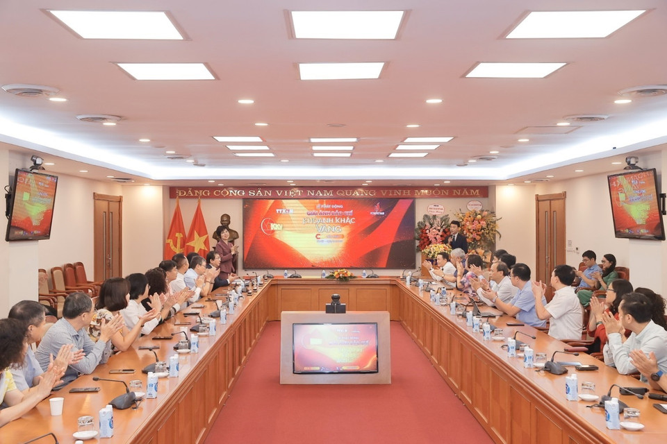 Lễ phát động Giải Ảnh báo chí Khoảnh khắc Vàng lần thứ 7. (Ảnh: Minh Quyết/TTXVN)