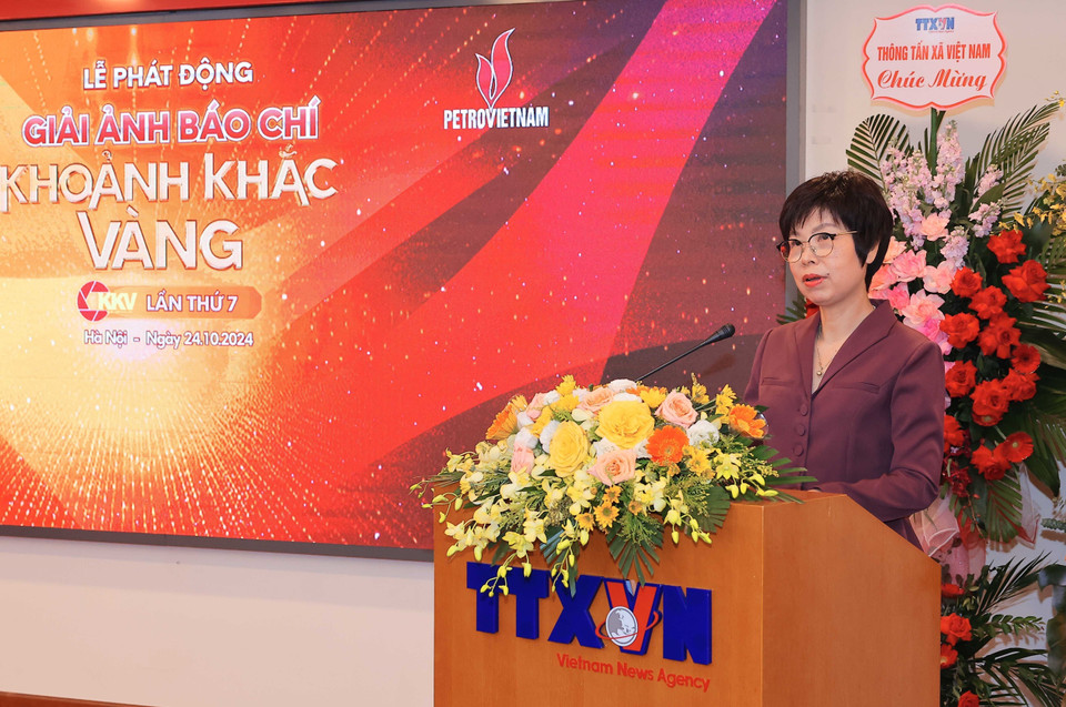 Tổng Giám đốc TTXVN Vũ Việt Trang, Chủ tịch Hội đồng Giải Ảnh báo chí Khoảnh khắc Vàng lần thứ 7 phát biểu, chính thức phát động Giải. (Ảnh: Hoàng Hiếu/TTXVN)