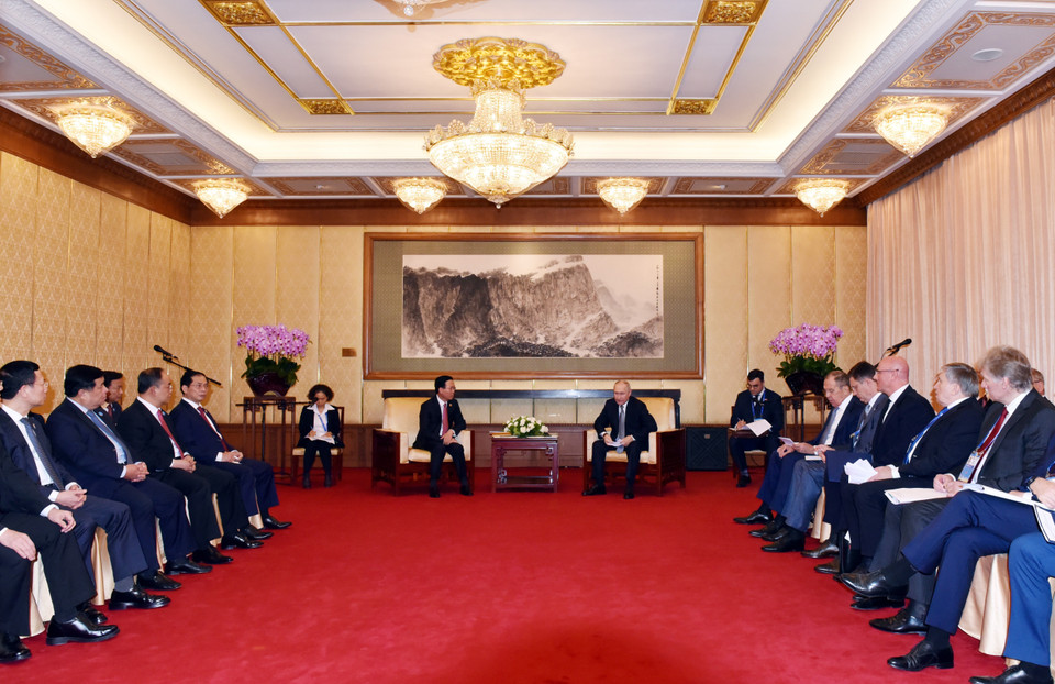 Chủ tịch nước Võ Văn Thưởng gặp Tổng thống Liên bang Nga Vladimir Putin. (Ảnh: Dương Trung Cường/TTXVN)