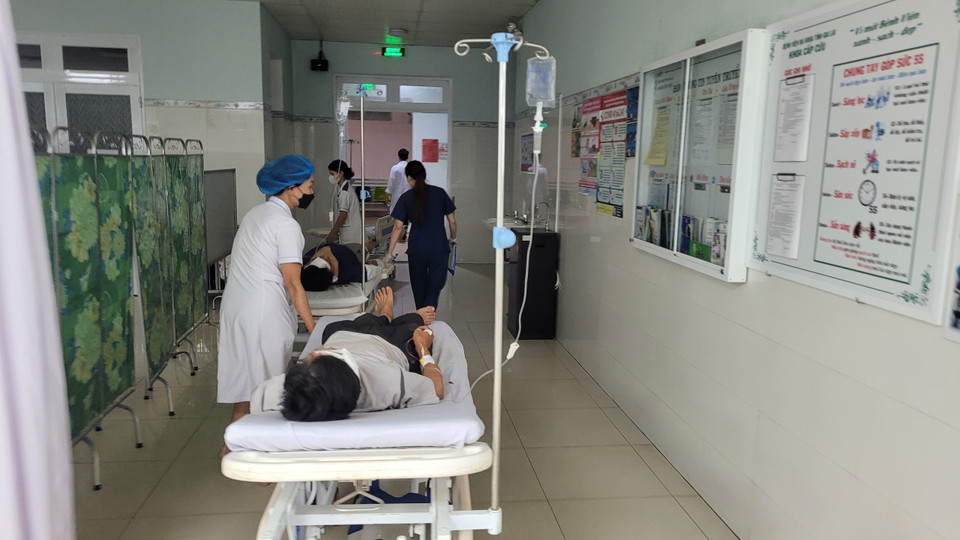 Các nạn nhân vụ tai nạn đang được điều trị tại Bệnh viện đa khoa tỉnh Gia Lai. (Ảnh: TTXVN phát)