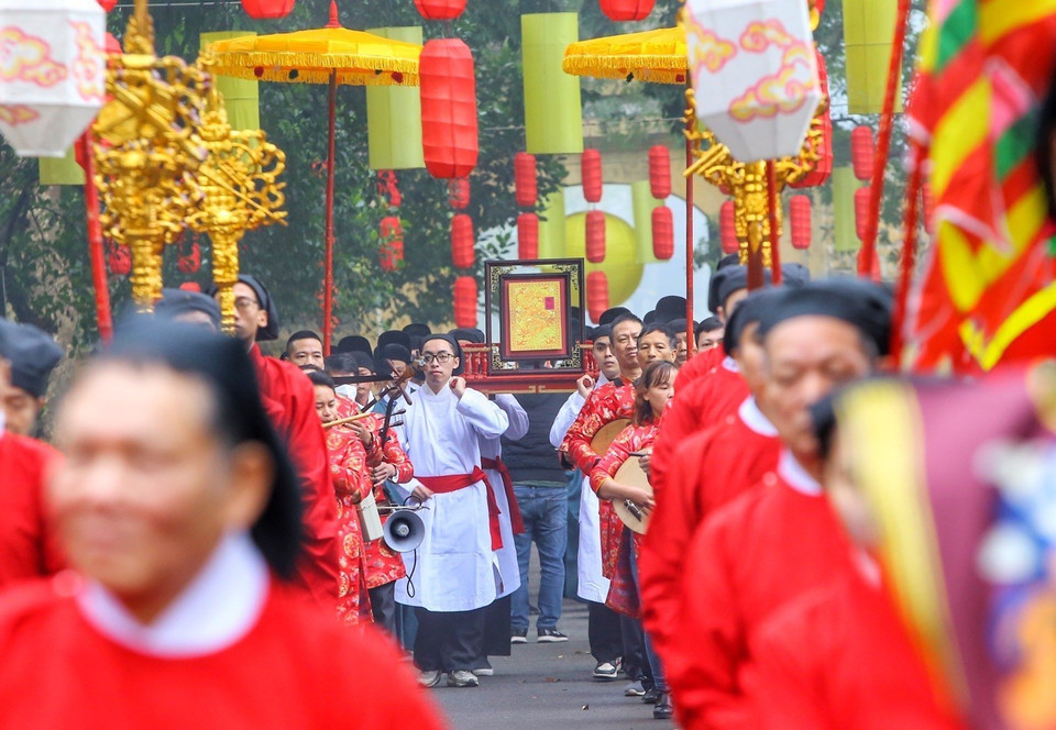 Đây là nghi lễ từ thời nhà Lê, triều đình tổ chức nghi lễ tiến Ngự lịch cho hoàng đế và ban lịch cho bách quan, muôn dân. (Ảnh: Tuấn Đức/TTXVN) 