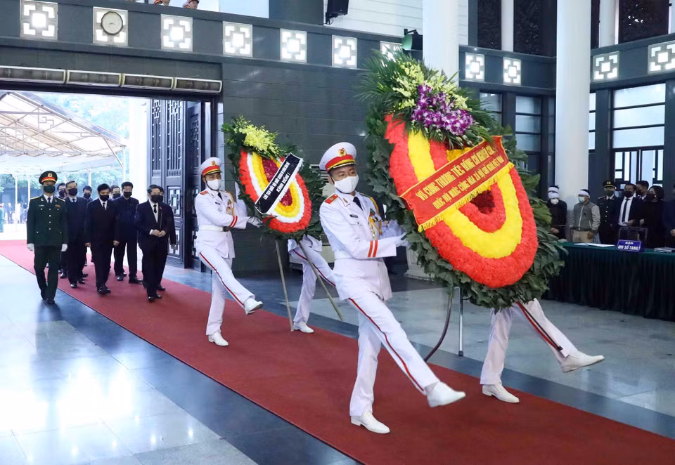 Đoàn Quốc hội do Phó Chủ tịch Quốc hội Nguyễn Đức Hải dẫn đầu viếng nguyên Phó Thủ tướng Chính phủ Nguyễn Côn. (Ảnh: Phạm Kiên/TTXVN)