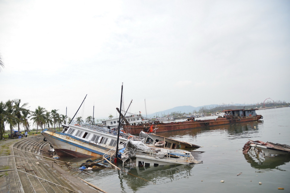Số tàu này không nằm trong diện được hỗ trợ kinh phí trục vớt phương tiện. (Ảnh: Thanh Vân/TTXVN)