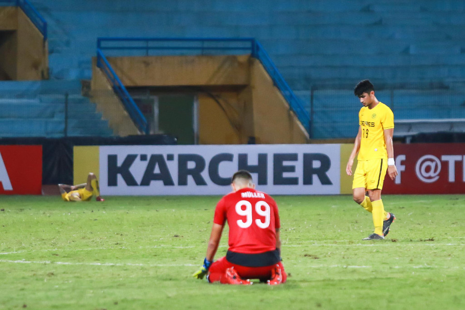 Thất bại 1-2 ở Hàng Đẫy, Ceres Negros chấp nhận nhìn đối thủ thẳng tiến chung kết khi để thua chung cuộc 2-3. (Ảnh: Nguyên An/Vietnam+)