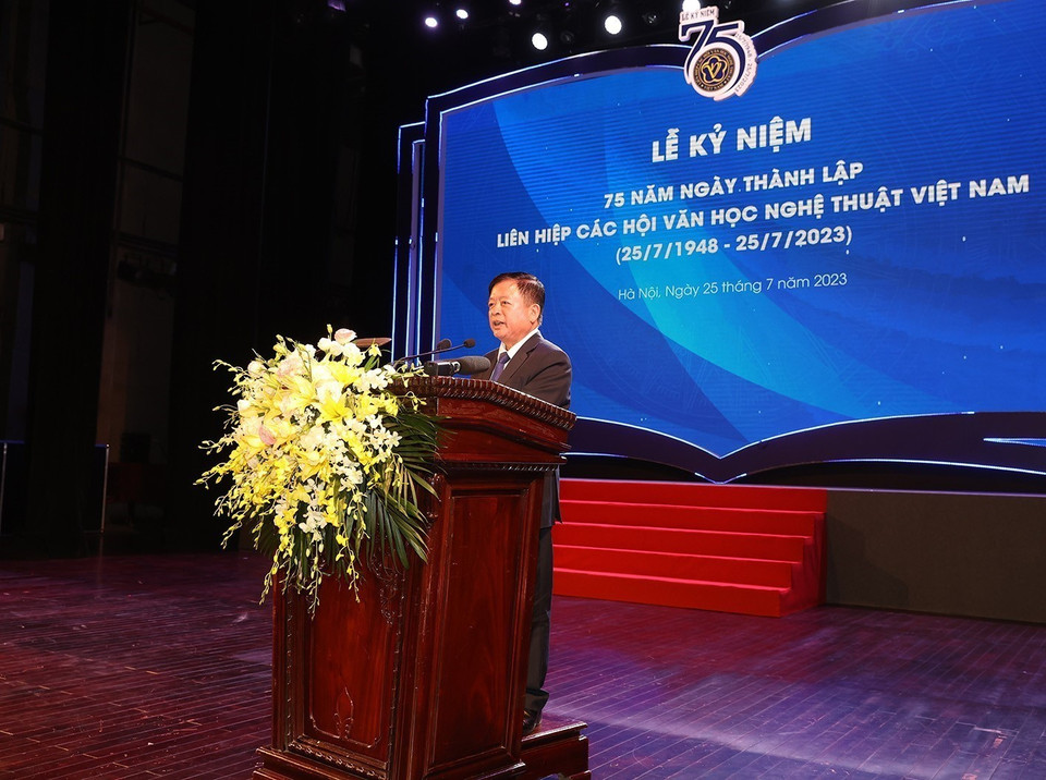 Nhạc sỹ Đỗ Hồng Quân, Chủ tịch Liên hiệp các Hội Văn học Nghệ thuật Việt Nam phát biểu. (Ảnh: Trí Dũng/TTXVN)