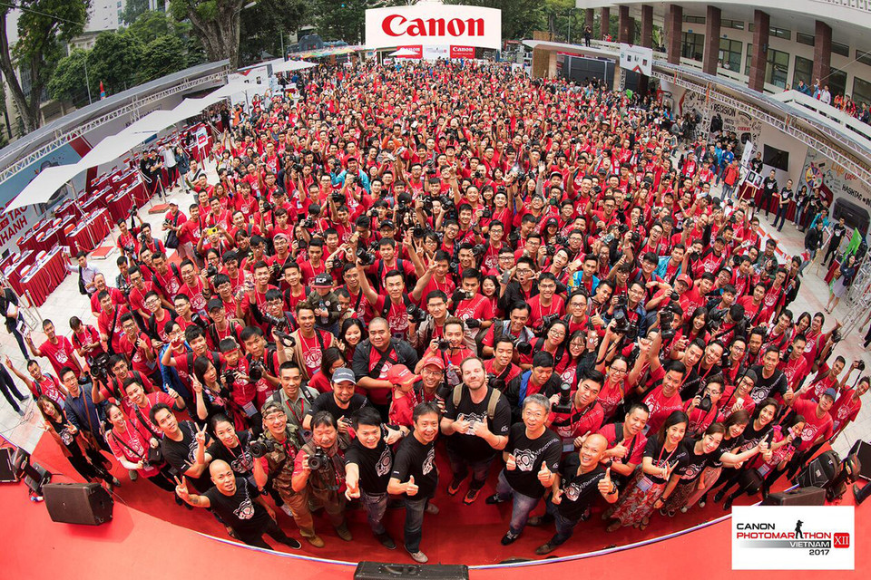 'Biển người' háo hức trước giờ chạy đua săn lùng khoảnh khắc của Thủ đô Hà Nội. (Ảnh: BTC)