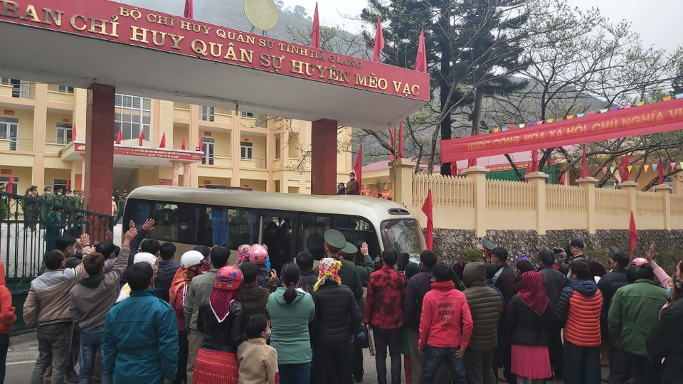 Lễ giao nhận quân tại huyện Mèo Vạc (Hà Giang). (Ảnh: Nguyễn Chiến/TTXVN)