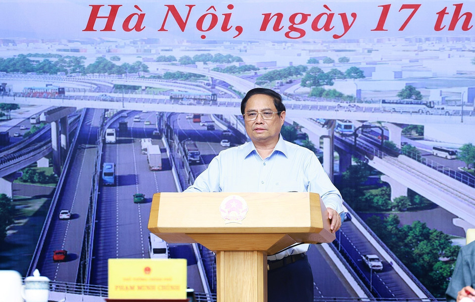 Thủ tướng Phạm Minh Chính chủ trì phiên họp thứ 14 của Ban Chỉ đạo Nhà nước các công trình, dự án quan trọng quốc gia, trọng điểm ngành giao thông vận tải. (Ảnh: Dương Giang/TTXVN)