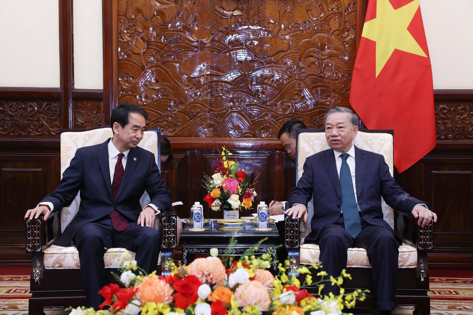 Tổng Bí thư, Chủ tịch nước Tô Lâm tiếp Đại sứ Sri Lanka tại Việt Nam Poshitha Perera. (Ảnh: Lâm Khánh/TTXVN)