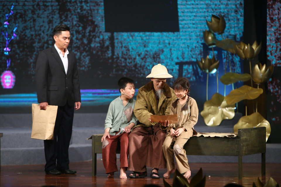 Chương trình nghệ thuật tại điểm cầu Hà Nội. (Ảnh: Minh Quyết/TTXVN)