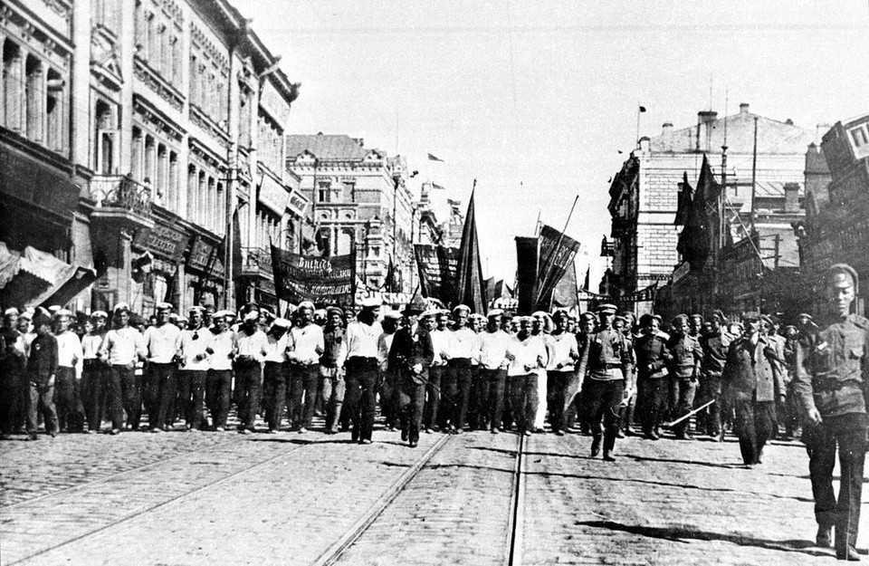 Biểu tình ở Vladivostok ngày 1/5/1917. (Ảnh: Tư liệu TTXVN)