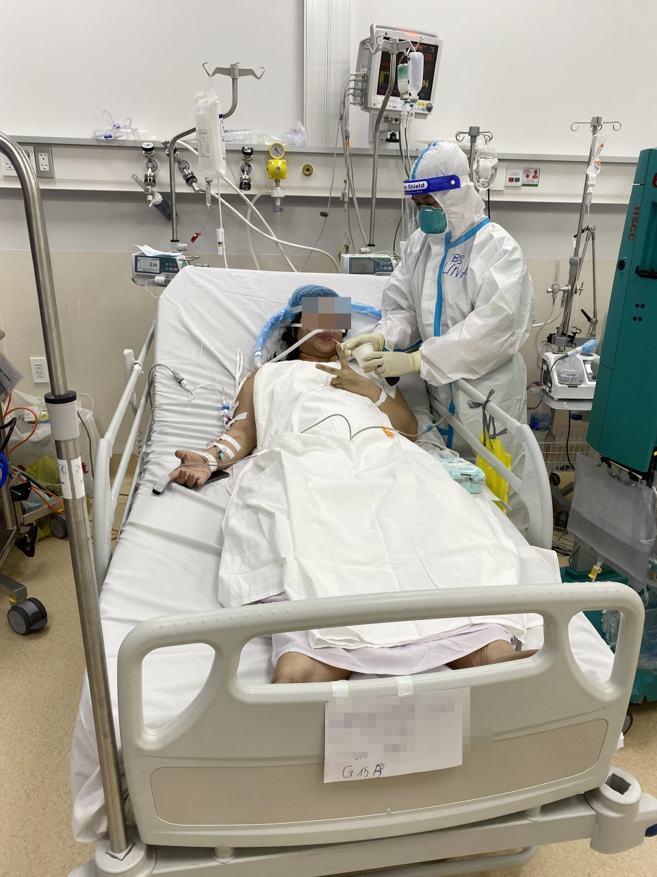 Thai phụ mắc COVID-19 nặng được can thiệp ECMO thành công tại Bệnh viện Hồi sức COVID-19 Thành phố Hồ Chí Minh. (Ảnh: TTXVN phát)