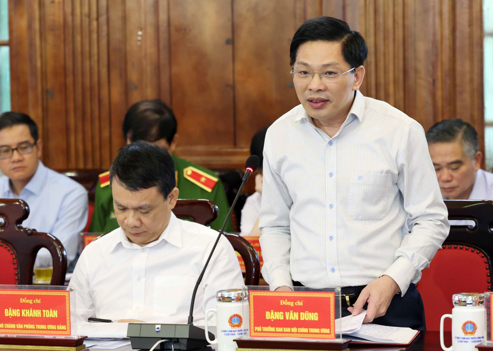 Phó Trưởng Ban Nội chính Trung ương Đặng Văn Dũng phát biểu. (Ảnh: Nhan Sáng/-TTXVN)