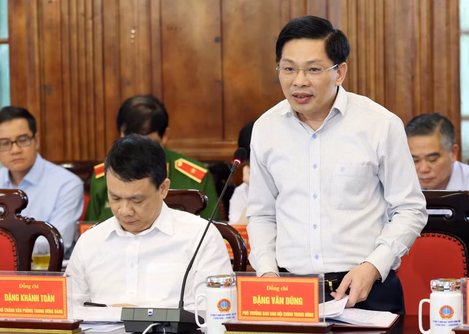 Phó Trưởng Ban Nội chính Trung ương Đặng Văn Dũng phát biểu. (Ảnh: Nhan Sáng/-TTXVN)