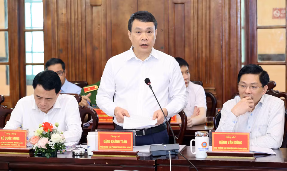 Phó Chánh Văn phòng Trung ương Đảng Đặng Khánh Toàn phát biểu. (Ảnh: Nhan Sáng/TTXVN)