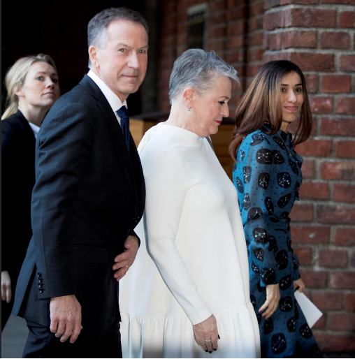 Cô Nadia Murad và các thành viên Hội đồng tới dự lễ trao giải Nobel Hòa bình diễn ra tại Olso, Na Uy. (Nguồn: Reuters)