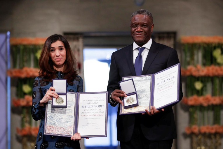 Giải Nobel Hòa bình được trao cho bác sỹ người Congo Denis Mukwege và cô Nadia Murad, nạn nhân người Yazidi từng bị tổ chức Nhà nước Hồi giáo (IS) tự xưng bắt cóc, vì những nỗ lực nhằm chấm dứt nạn bạo lực tình dục trong chiến tranh và xung đột vũ trang. (Nguồn: Reuters)