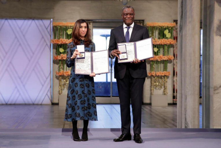 Giải Nobel Hòa bình được trao cho bác sỹ người Congo Denis Mukwege và cô Nadia Murad, nạn nhân người Yazidi từng bị tổ chức Nhà nước Hồi giáo (IS) tự xưng bắt cóc, vì những nỗ lực nhằm chấm dứt nạn bạo lực tình dục trong chiến tranh và xung đột vũ trang. (Nguồn: Reuters)
