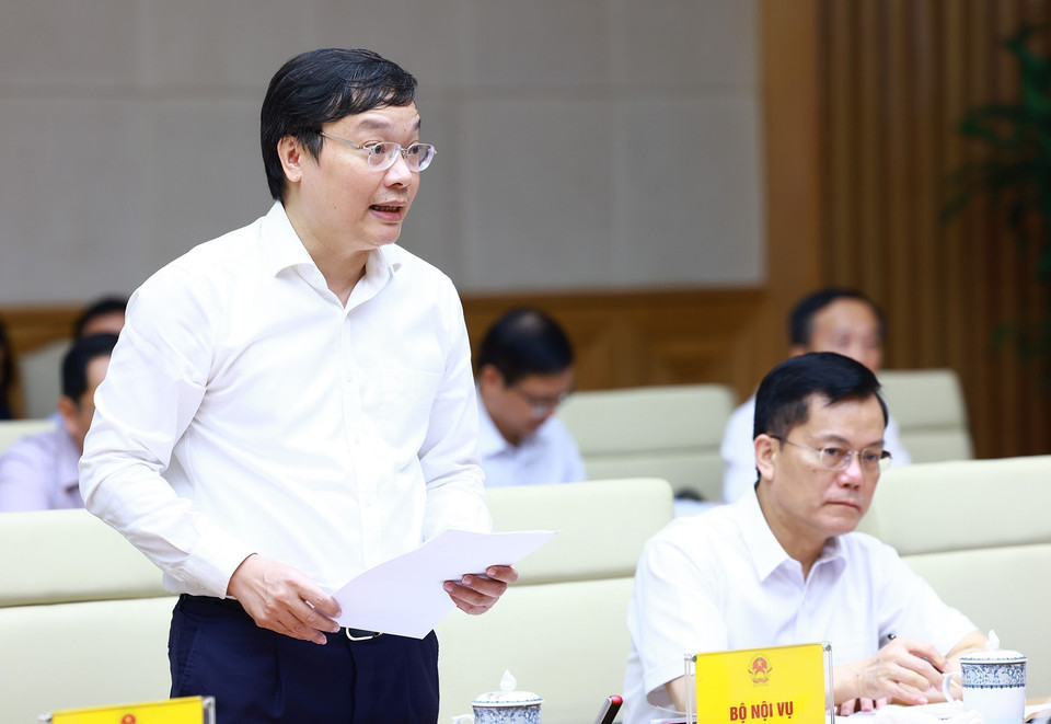 Thứ trưởng Bộ Nội vụ Trương Hải Long báo cáo kết quả triển khai công tác cải cách hành chính 6 tháng đầu năm 2024. (Ảnh: Dương Giang/TTXVN)
