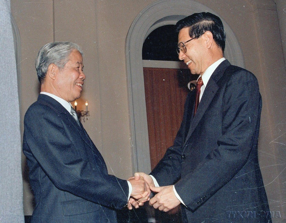 Tổng thống Ong Teng Cheong tiếp Tổng Bí thư Đỗ Mười thăm Singaporee, ngày 5/10/1993. (Ảnh: Xuân Lâm/TTXVN)