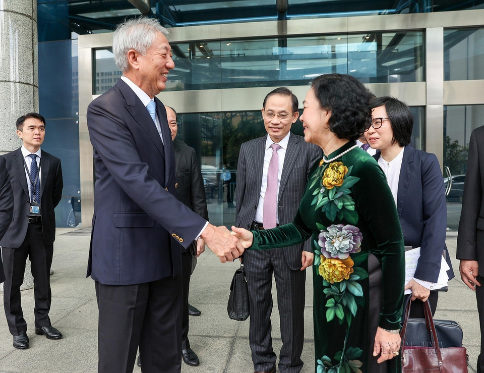 Trưởng Ban Tổ chức Trung ương Trương Thị Mai hội kiến Bộ trưởng cấp cao, Bộ trưởng Điều phối An ninh Quốc gia Tiêu Chí Hiền trong chuyến thăm Singapore từ ngày 27/11-2/12/2022. (Ảnh: Lê Dương/TTXVN)