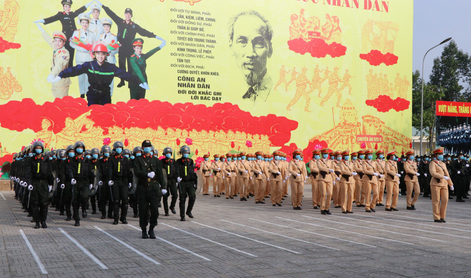 Lực lượng Công an tỉnh Đồng Nai tham gia Lễ ra quân bảo đảm an ninh trật tự ngày bầu cử đại biểu Quốc hội khóa XV và đại biểu Hội đồng Nhân dân các cấp nhiệm kỳ 2021-2026.( Ảnh: Nguyễn Văn Việt/TTXVN)
