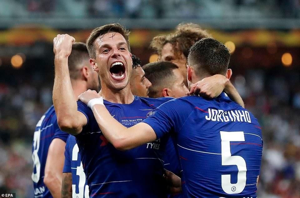 Olivier Giroud, Pedro Rodriguez và Eden Hazard đã lập công để giúp Chelsea đánh bại Arsenal 4-1, qua đó giành chức vô địch Europa League mùa này.