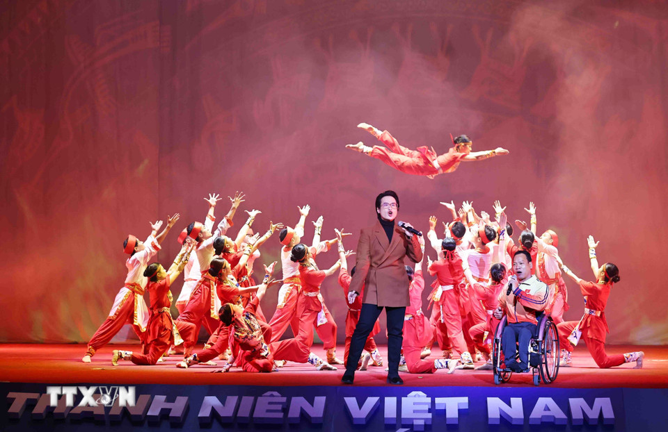 Tiết mục văn nghệ đặc sắc chào mừng đại hội. (Ảnh: Minh Đức/TTXVN)