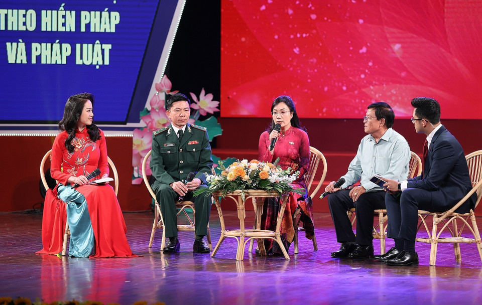 Đại biểu khách mời tham gia giao lưu. (Ảnh: Dương Giang/TTXVN)