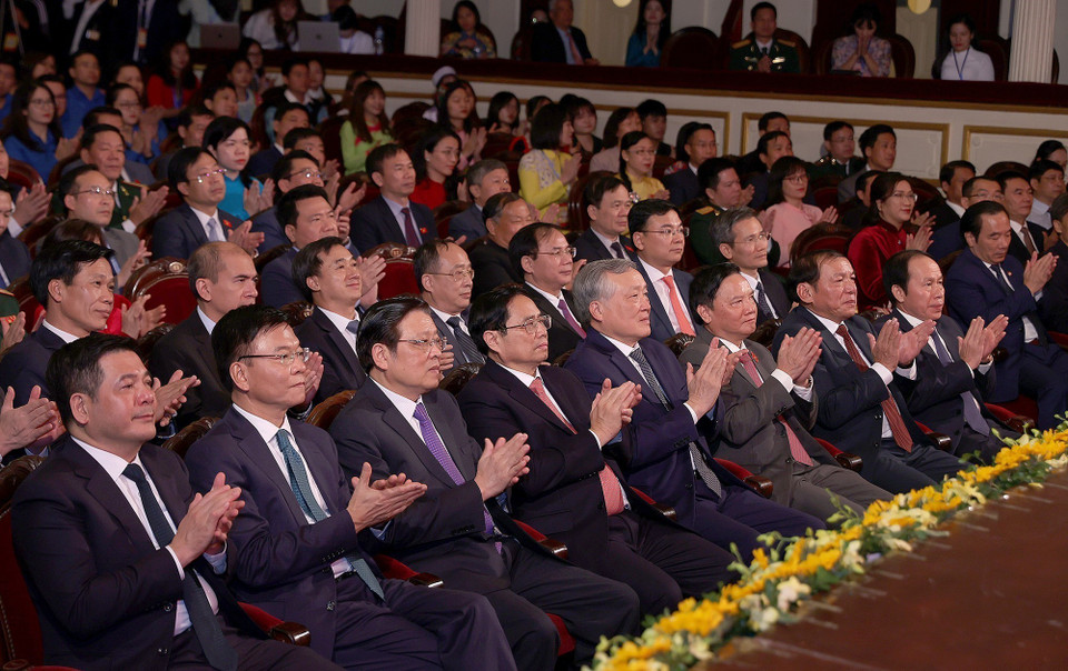 Thủ tướng Phạm Minh Chính và các đại biểu dự Lễ Hưởng ứng Ngày Pháp luật Việt Nam năm 2022. (Ảnh: Dương Giang/TTXVN)