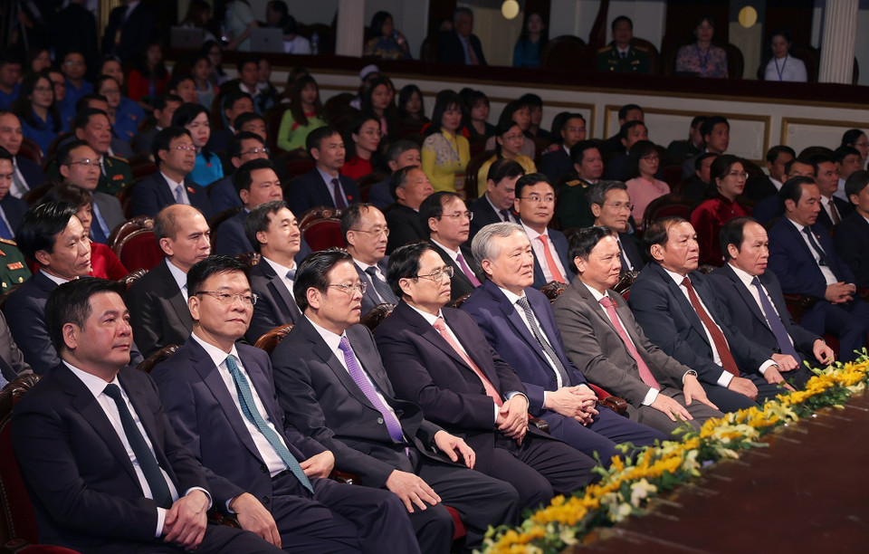 Thủ tướng Phạm Minh Chính và các đại biểu dự Lễ Hưởng ứng Ngày Pháp luật Việt Nam năm 2022. (Ảnh: Dương Giang/TTXVN)