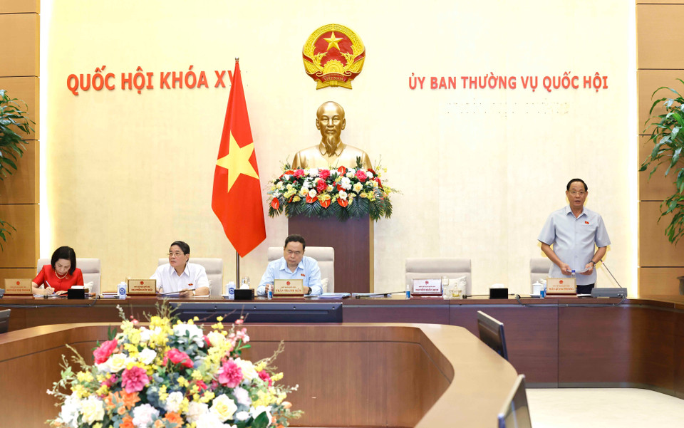 Phó Chủ tịch Quốc hội Trần Quang Phương điều hành phiên họp. (Ảnh: Doãn Tấn/ TTXVN)