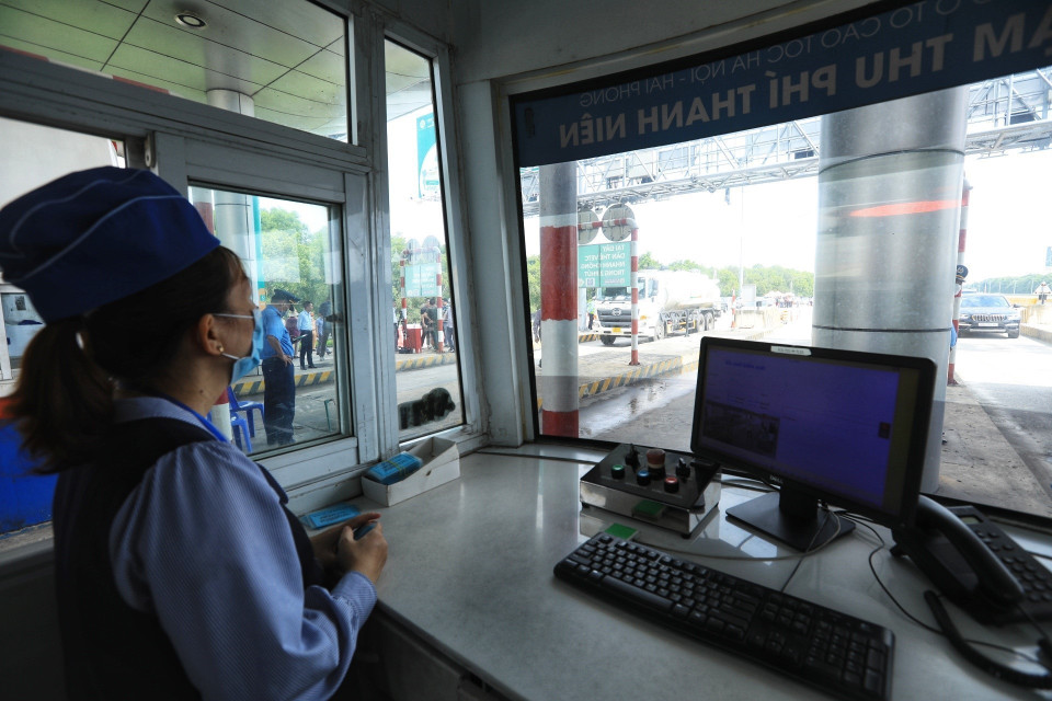 Theo quy định, phương tiện không đủ điều kiện đi vào cao tốc Hà Nội-Hải Phòng sẽ bị phạt tiền từ 1-2 triệu đồng và tước giấy phép lái xe từ 1-3 tháng. (Ảnh: Tuấn Anh/TTXVN) 