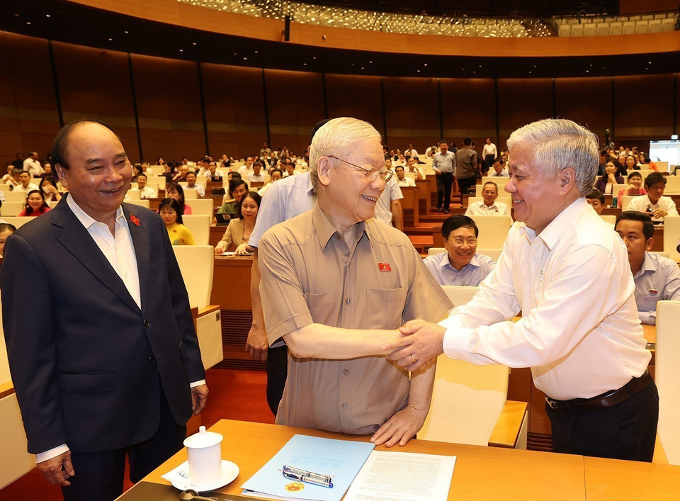 Tổng Bí thư Nguyễn Phú Trọng, Chủ tịch nước Nguyễn Xuân Phúc với các đại biểu. (Ảnh: Trí Dũng/TTXVN)