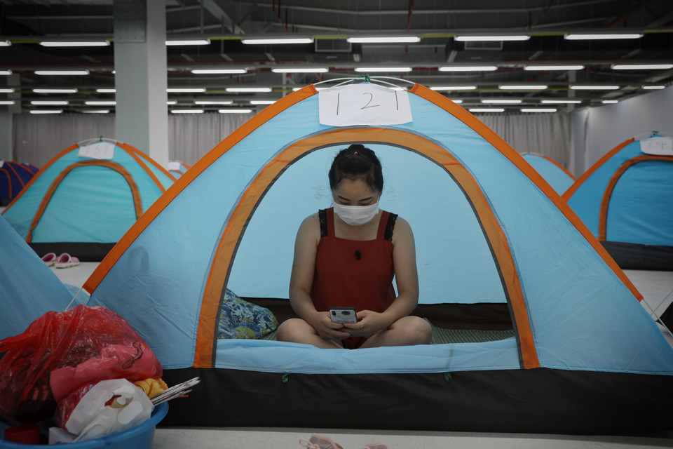 Khu đệm dành cho công nhân được cách ly và xét nghiệm đủ an toàn để quay lại sản xuất tại Công ty TNHH Fuhong Precision Component. (Ảnh: Danh Lam/TTXVN)