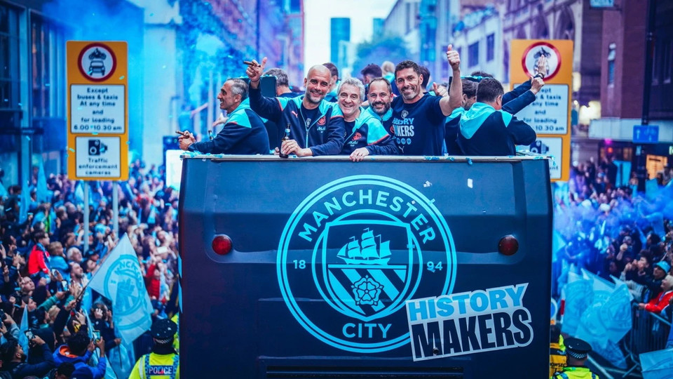 Manchester City rước cúp vô địch Premier League hoành tráng. (Nguồn: Man City)