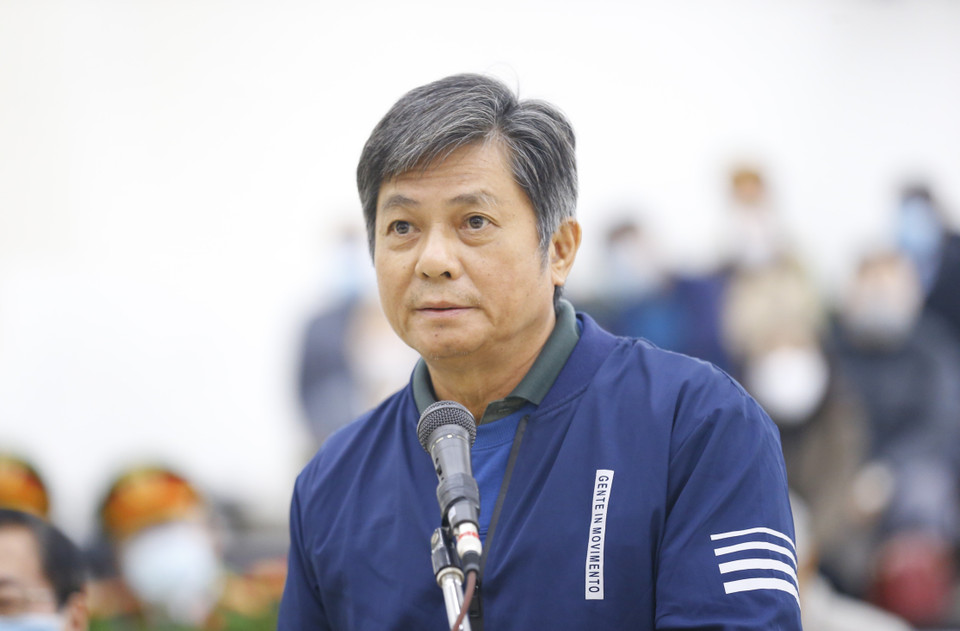 Bị cáo Đào Anh Kiệt (63 tuổi, cựu Giám đốc Sở Tài nguyên và Môi trường Thành phố Hồ Chí Minh) khai báo trước tòa. (Ảnh: Doãn Tấn/TTXVN)