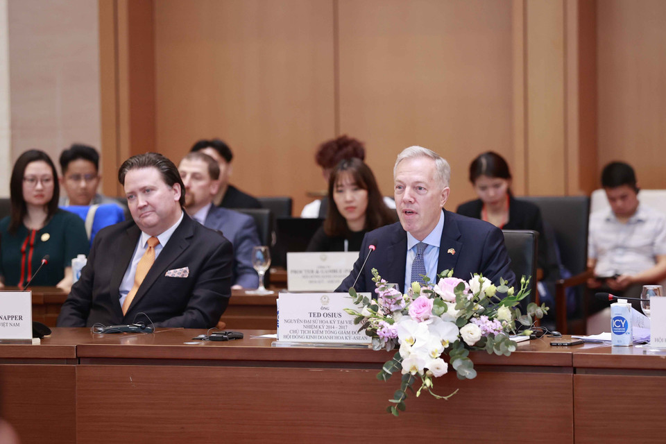 Ông Ted Osius, nguyên Đại sứ Hoa Kỳ tại Việt Nam, Chủ tịch Kiêm Tổng Giám đốc Hội đồng Kinh doanh Hoa Kỳ-ASEAN phát biểu. (Ảnh: Doãn Tấn/TTXVN)