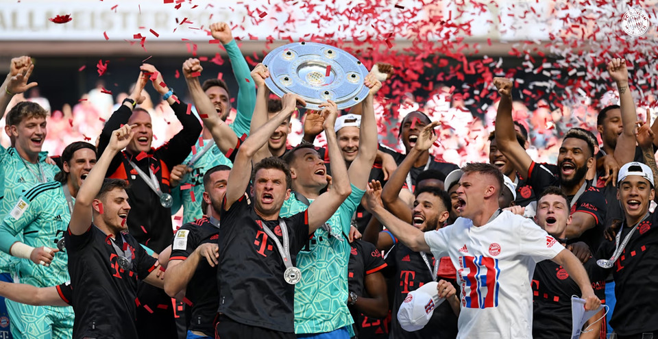 Đây là lần thứ 11 liên tiếp Hùm xám đăng quang tại giải đấu cao nhất nước Đức, đồng thời nâng số Đĩa bạc có được lên thành 33. (Nguồn: FcBayern)